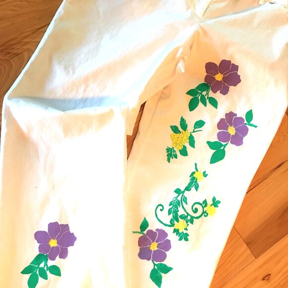 Upcycled Express White Pants, Painted Flowers, Funky Hippie Flared, Size 10 - Picture 7 of 13